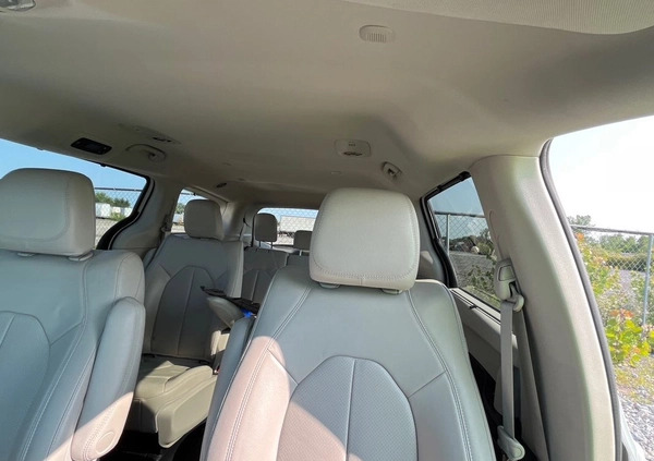 Chrysler Pacifica cena 89000 przebieg: 33000, rok produkcji 2021 z Ostróda małe 172